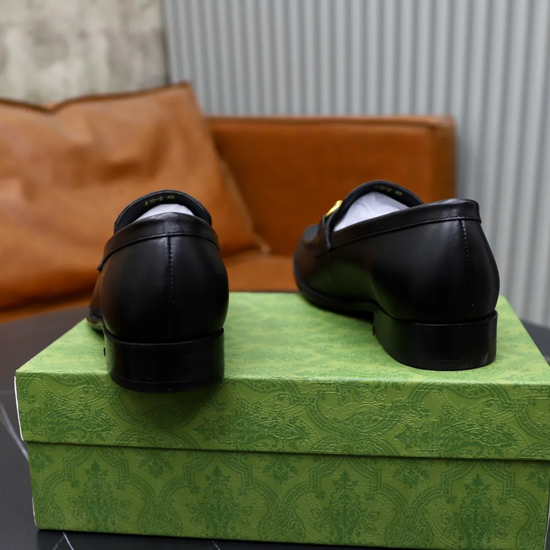 Men's shoes: 250🙅‍♂️🙅‍♂️🙅‍♂️Niuli Brand: GUCCI Size: 38-44 (45 can be customized) Level: Counter classic Material: Original soft cowhide upper Comfortable cowhide lining Original lightweight outsole Style category: Business casual footwear Driving leather shoes Color: Actual picture color